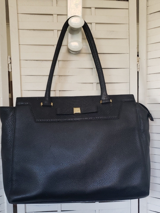 kate spade Handbags - Kate Spade Black Structured Leather Tote Bag with Gold Hardware